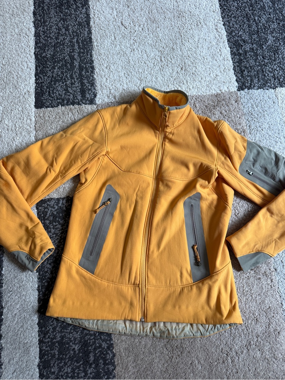 ARC’TERYX Hyllus Women’s Yellow Fleece Lined Jacket - Small 4-6